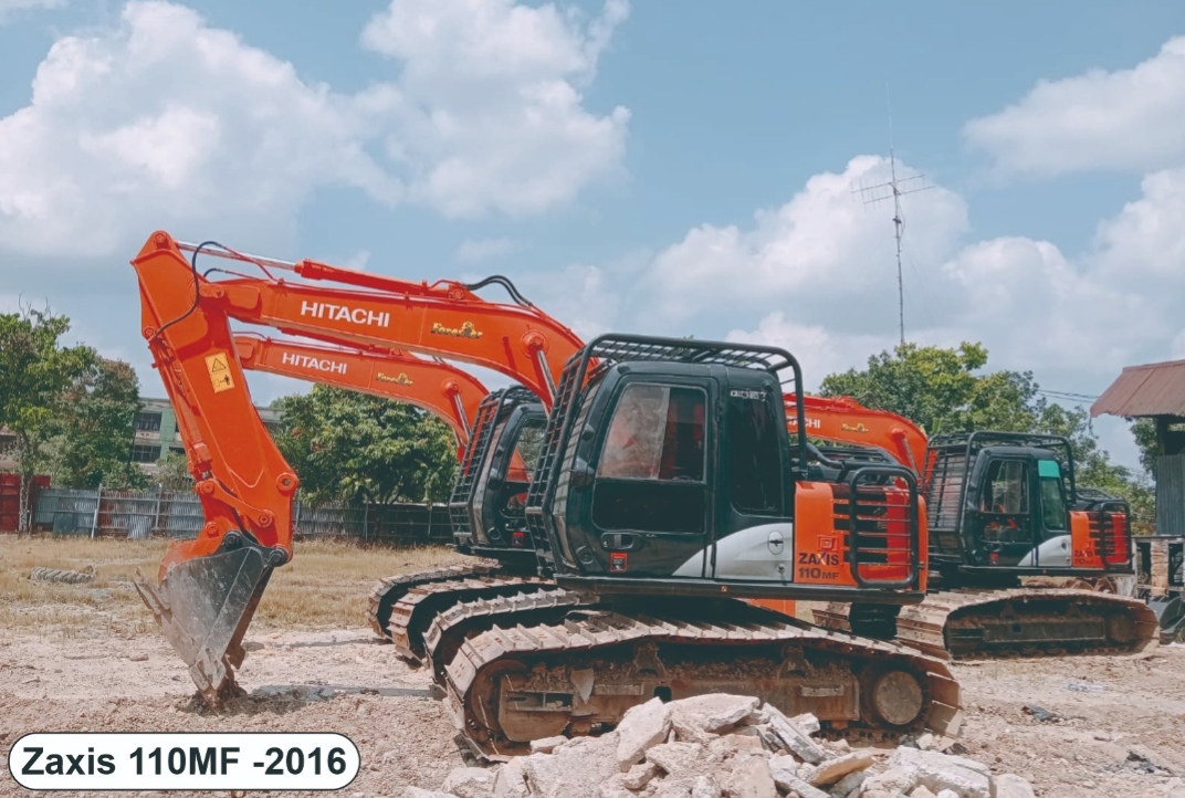 Excavator Hitachi Zaxis 110MF